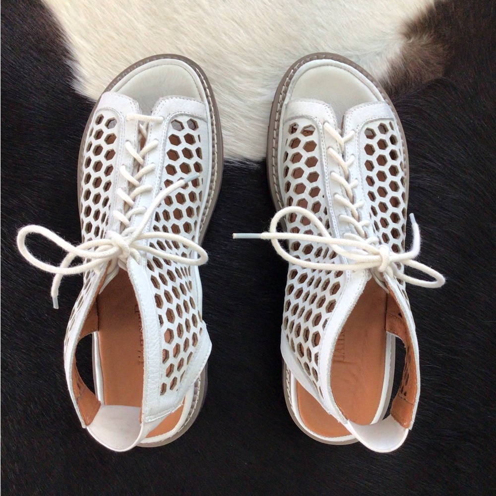L’Amour Des Pieds White Leather Ghillie Sandals- Dantu Size 8